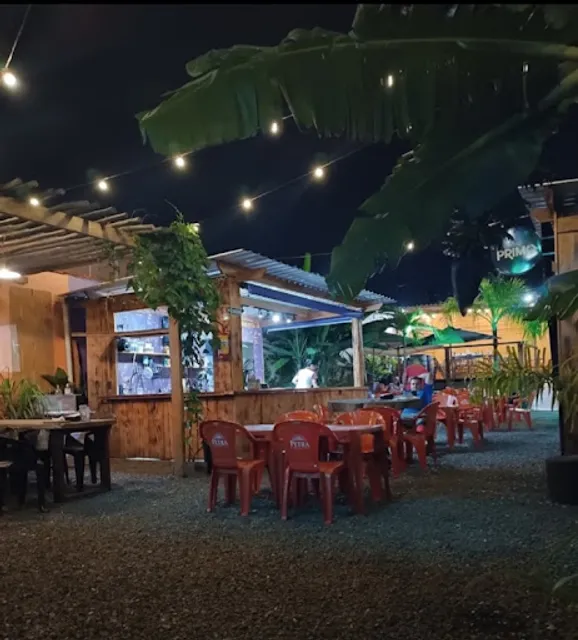 Quintal Massas e Espetos