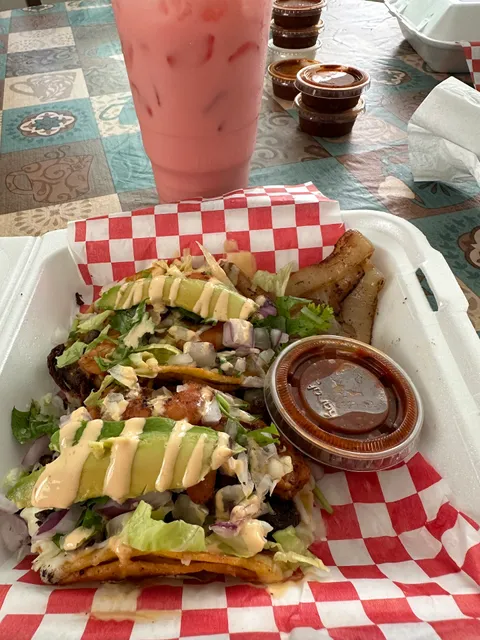 Tacos El Vladis (Taco Truck)