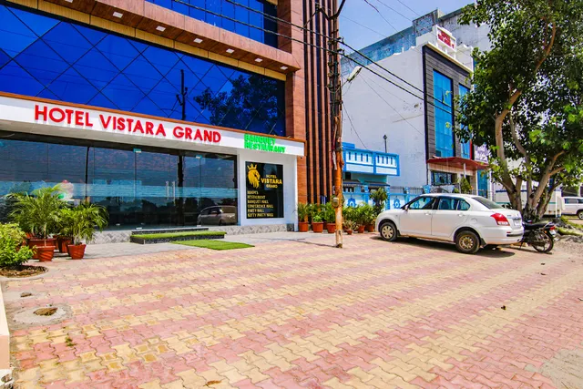 Hotel Vistara Grand