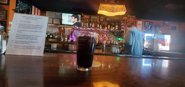 Dee's Country Cocktail Lounge