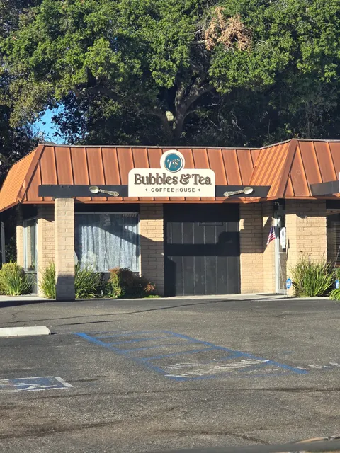 Bubbles & Tea Coffeehouse