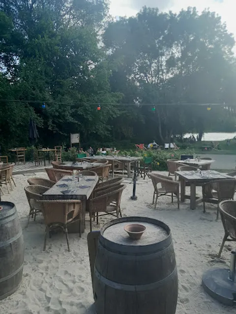 LA CABANE DE THORIGNÉ Guinguette des 4 saisons