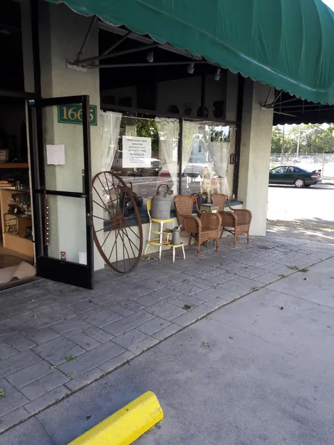 Memory Lane Antiques & Vintage