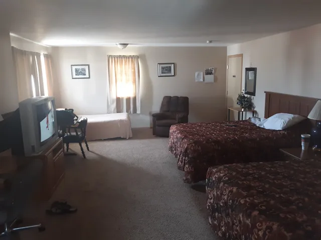 Lake View Motel & Suites