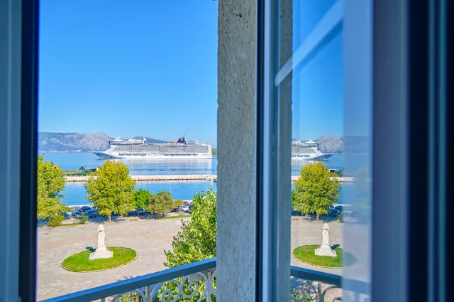 Anesis Apartment and Studios