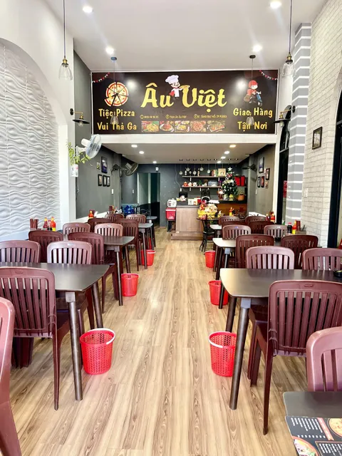 Tiệm Ăn Âu Việt