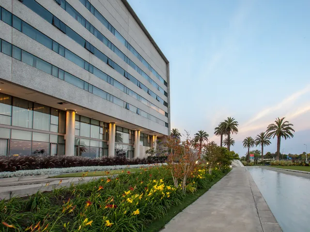 Pullman Rosario City Center