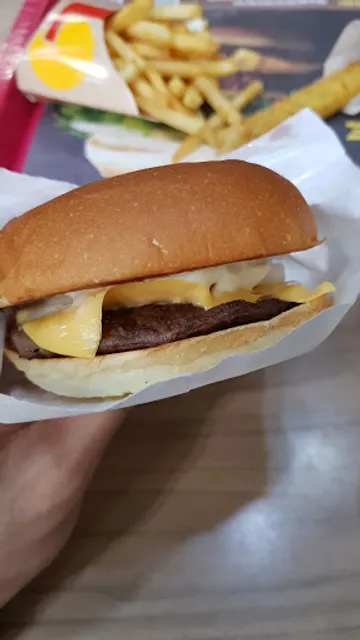 롯데리아 창원팔용점