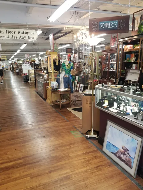 Vintage Plus at The Antique Marketplace of Lemoyne