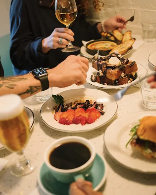 Piccolo Caffe E Vino