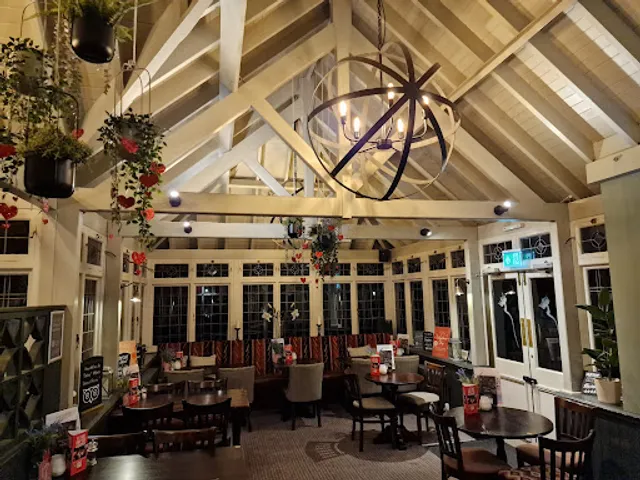 Crown & Crooked Billet