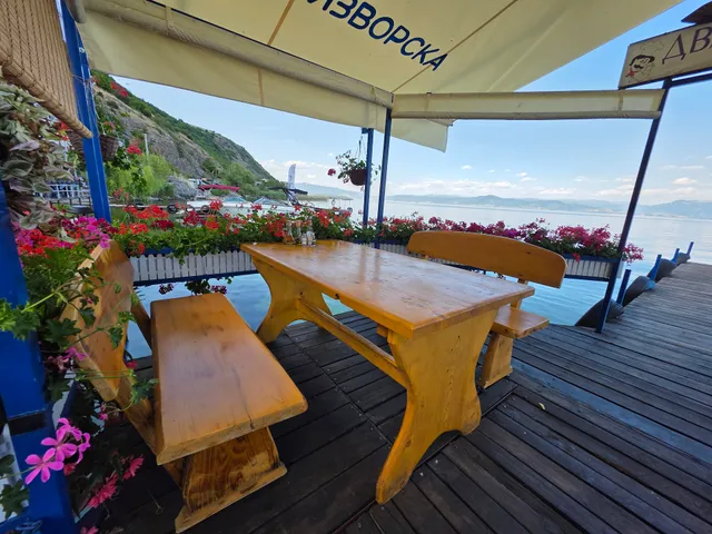 Dva Bisera Fish Restaurant