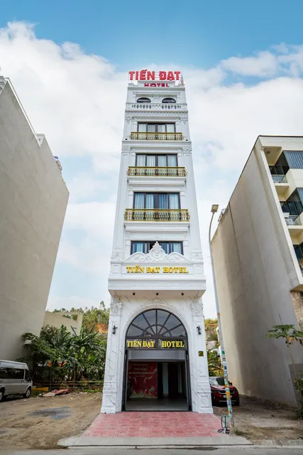 Tiến Đạt Hotel Hạ Long