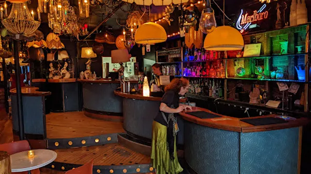 Light Club Lamp Shop