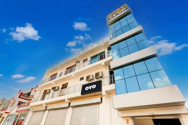 OYO Flagship Hotel Manju Heights