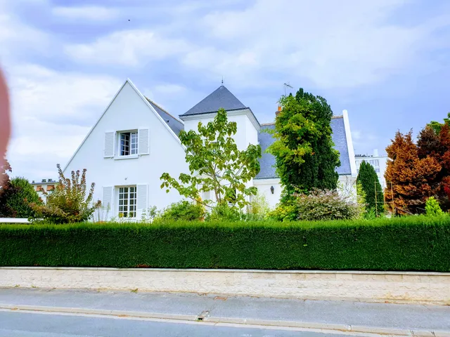 La Tour de Saint Cyr