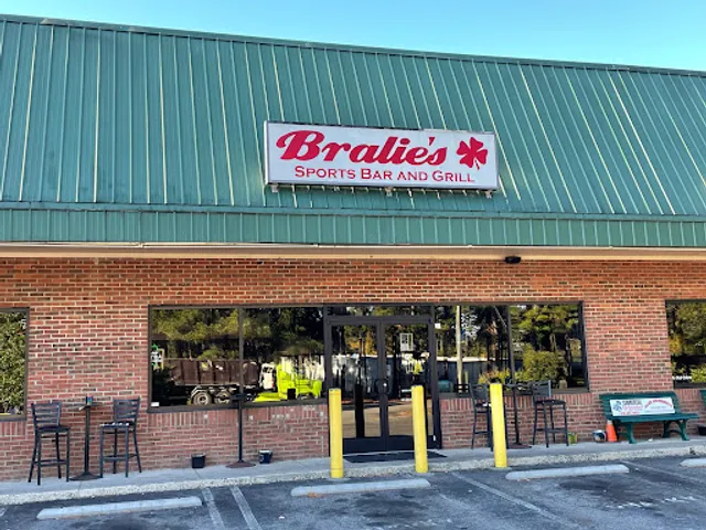 Bralie's Sports Bar 2