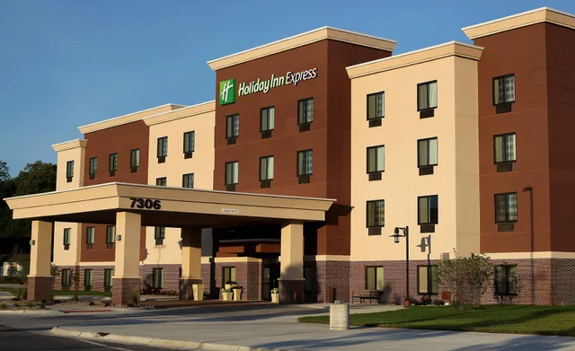 Holiday Inn Express & Suites Omaha South - Ralston Arena by IHG