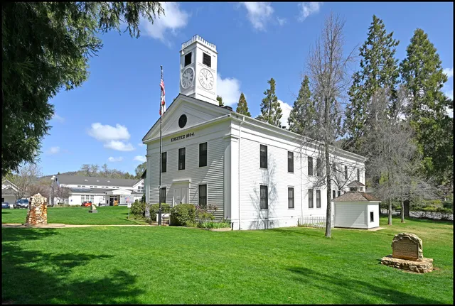 Mariposa County Courthouse