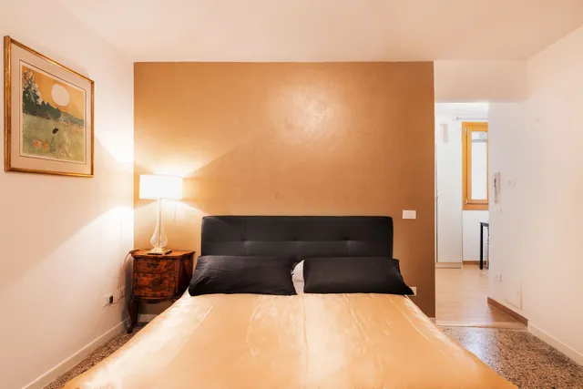 Andrea VENICE FLATS apartments & flats for short rent in Venice