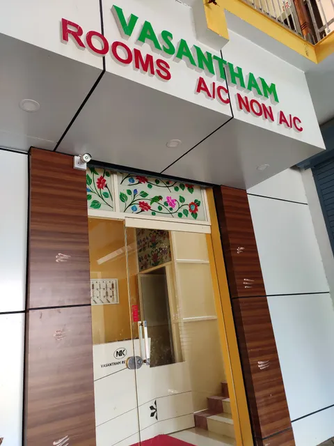 Vasantham Tourist Home