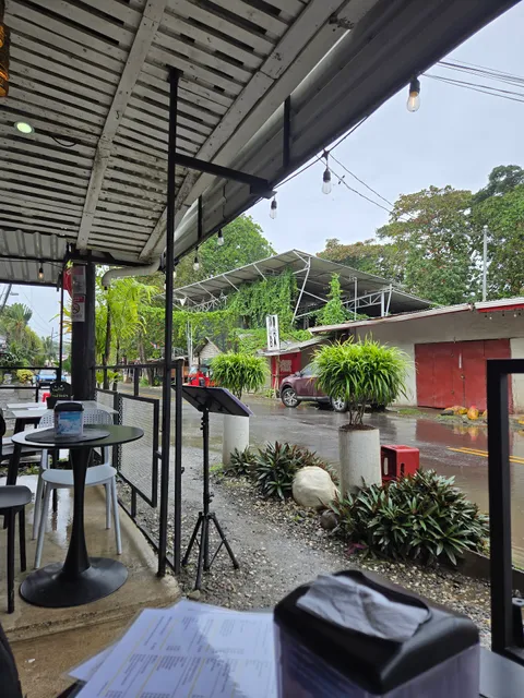 Black & White Restaurant