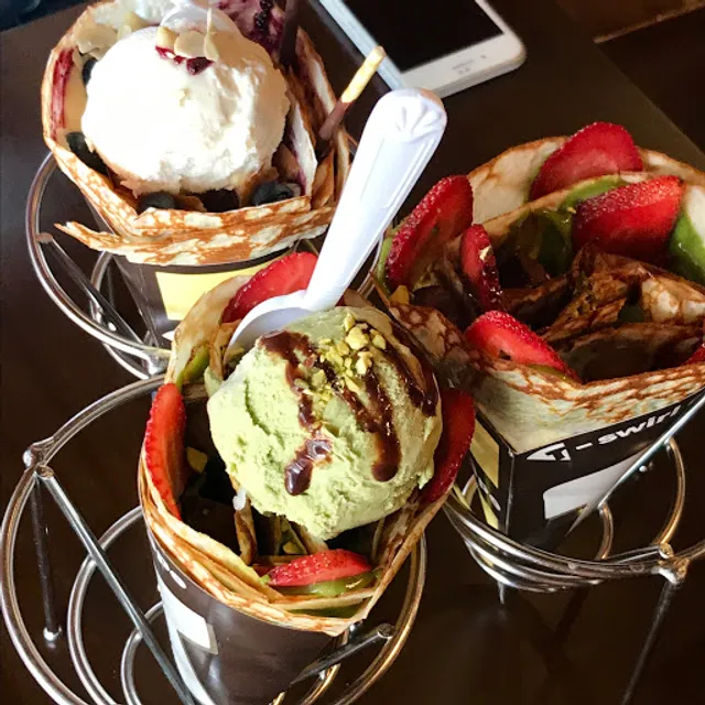 T-swirl Crepe - White Plains