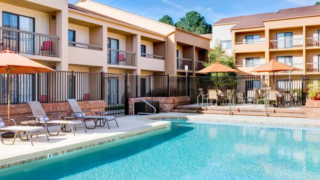 Courtyard by Marriott Raleigh Midtown