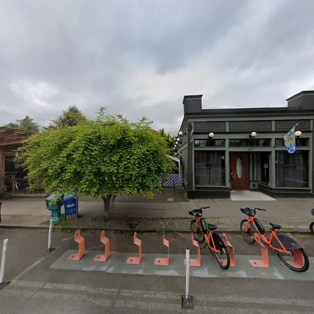 4237 N Mississippi Ave