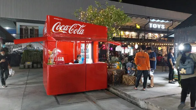 Paksoi Night Market