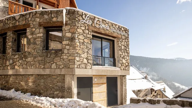 Madame Vacances - Hôtel Restaurant les Cimes