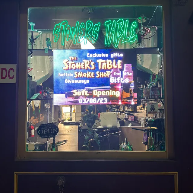 The Stoners Table smoke shop - CBD, Delta 8 and vape