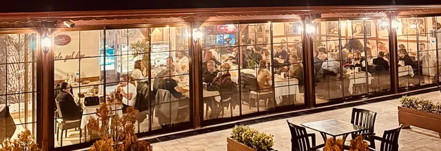 Safie Meyhane Havuzlu Bahçe