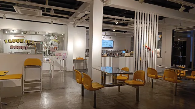 Yellow Friends Café and Bakery