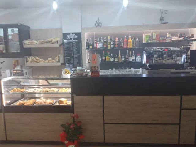 Bar-tavola calda DIETRO L'ANGOLO