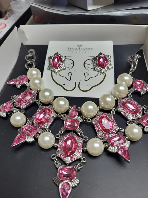 Lorraine's Fashion Consignment