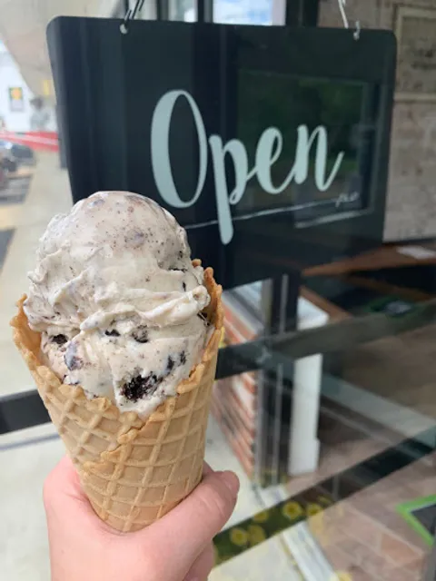 Frankie & Dia's Ice Cream and Hot Cocoa