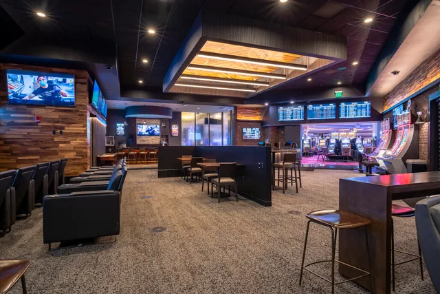 Draft Day Sports Lounge