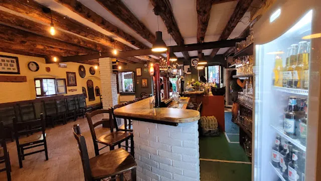 Clover Music-Pub & Food