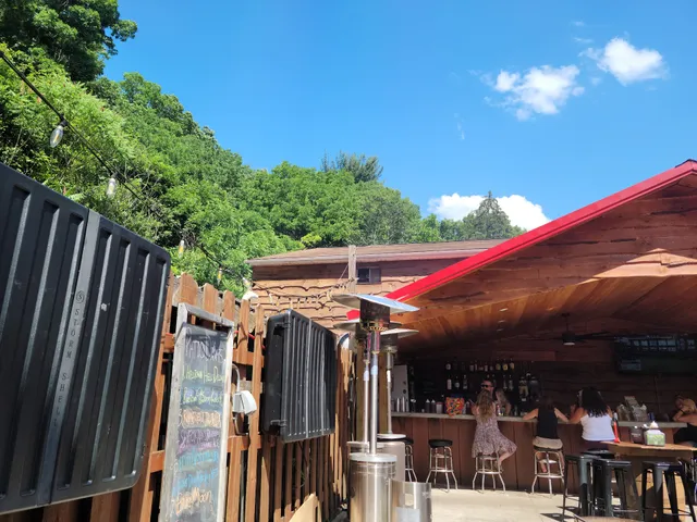 Falls City Pub & Restaurant