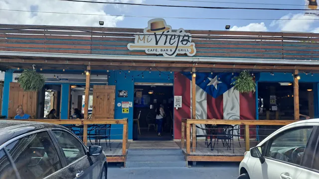 Mi Viejo Café Bar & Grill