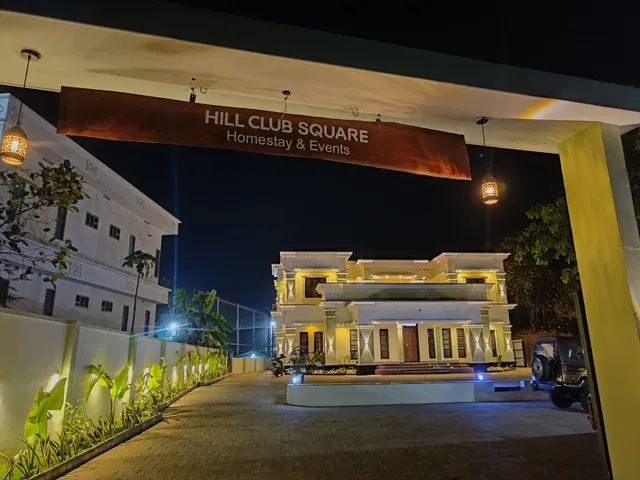 Hill club square
