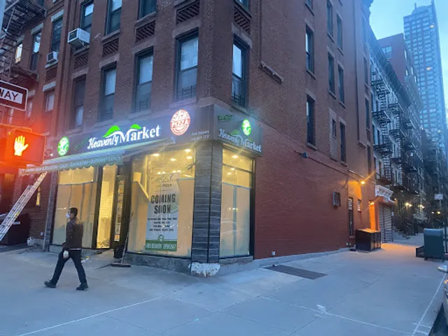 Heavenly Market & Pizza