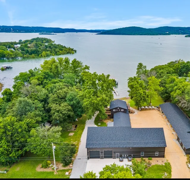 Rock View Resort Lakeside with Boat Dock No Pool