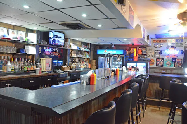 Rides Bar & Grill