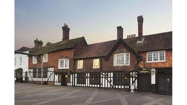 Ramada by Wyndham Crawley Gatwick