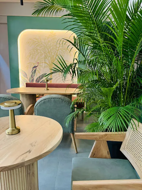 Crème Coffee & Bakery