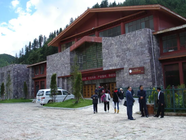 Deqen Shangri-La Shuoduhu Tourism Scenic Area