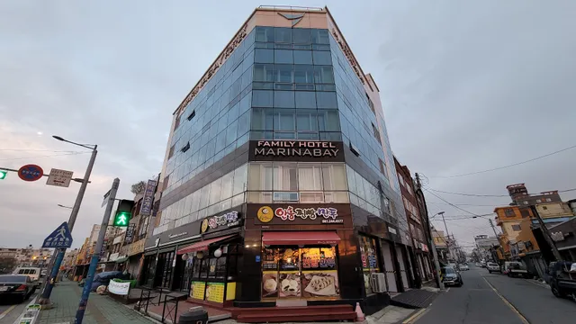 Marinabay Family Hotel