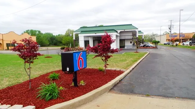 Motel 6 Covington, TN